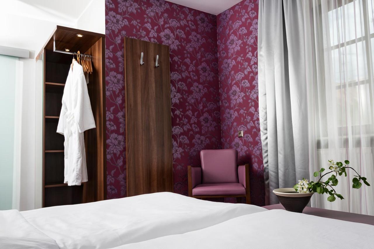 Akzent Hotel Laupheimer Hof ภายนอก รูปภาพ