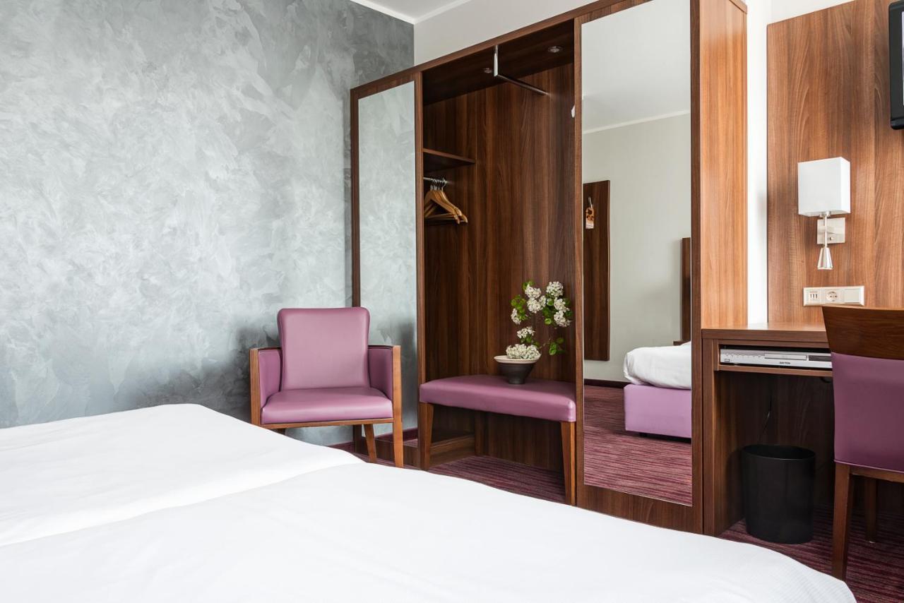 Akzent Hotel Laupheimer Hof ภายนอก รูปภาพ