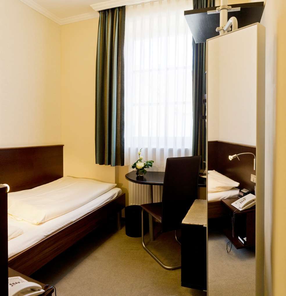 Akzent Hotel Laupheimer Hof ภายนอก รูปภาพ